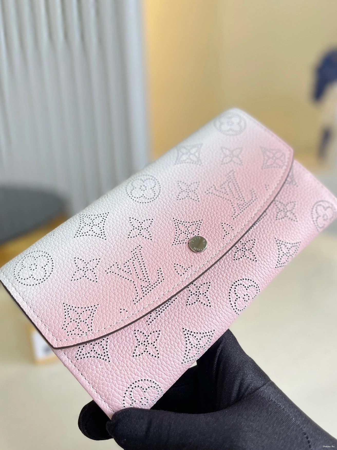 VUITTON IRIS LOUIS WALLET 0723